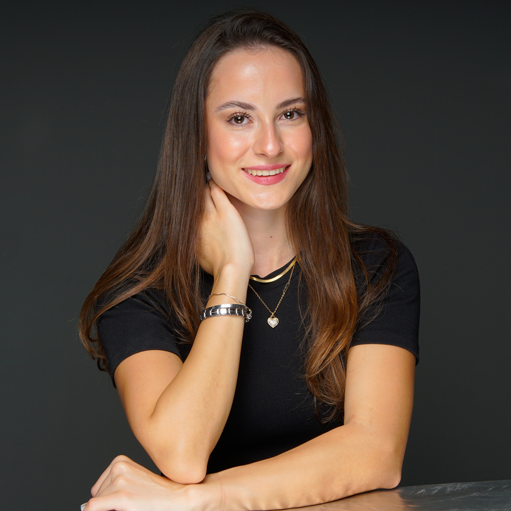 MELİS ÇAM